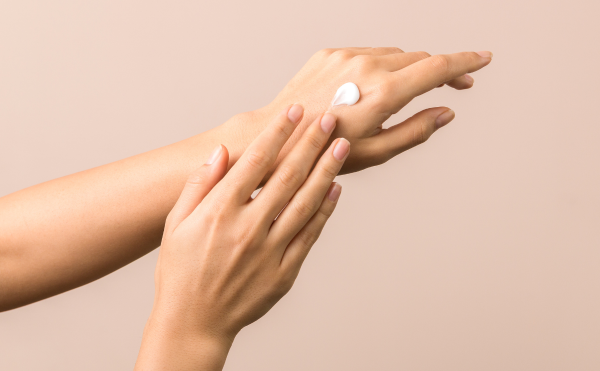 كريم اليدين BIODERMEX ترطيب عميق وتفتيح مع حماية من التجاعيد